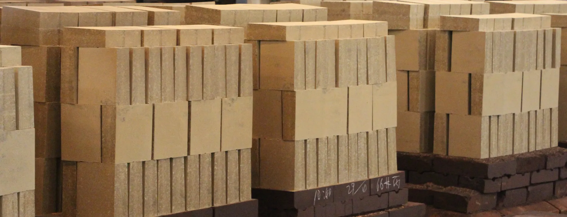 Magnesia Refractory Brick Banner