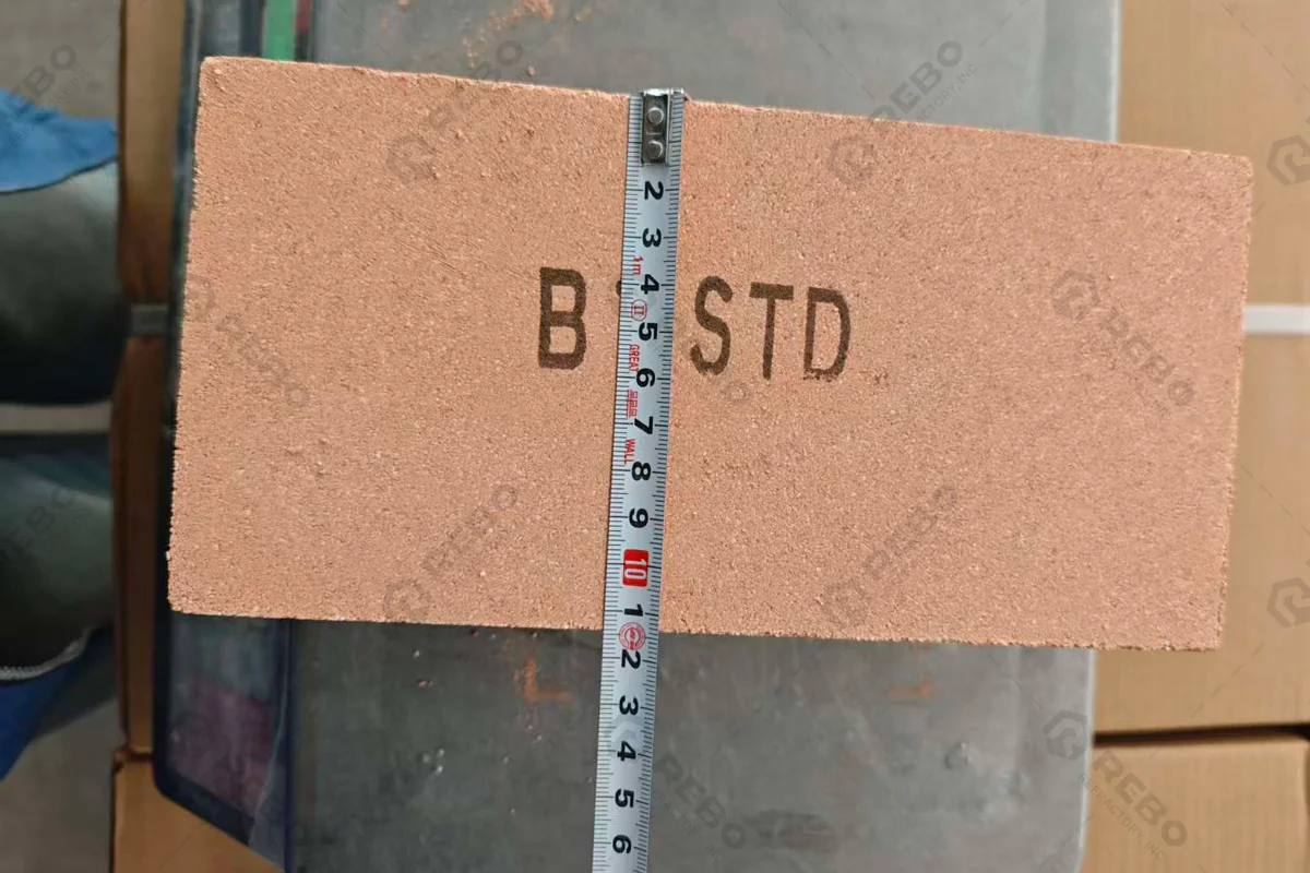 REBO Fire Clay Insulation Bricks